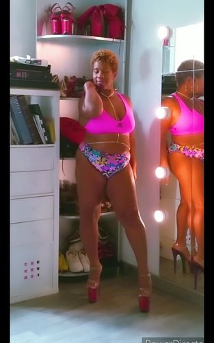 Customer photo review of Summer Print High Rider Hot Pants