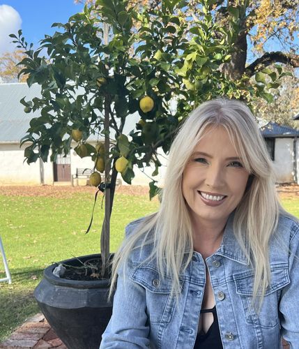 Customer photo review of Milkshake icy blonde shampoo 300ml