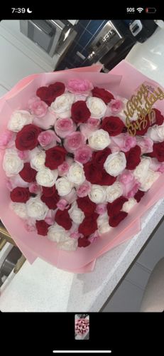 Customer photo review of Red Deluxe Bouquet