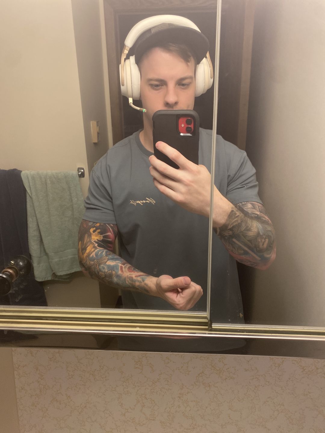Customer photo review of 414 Signature Tees