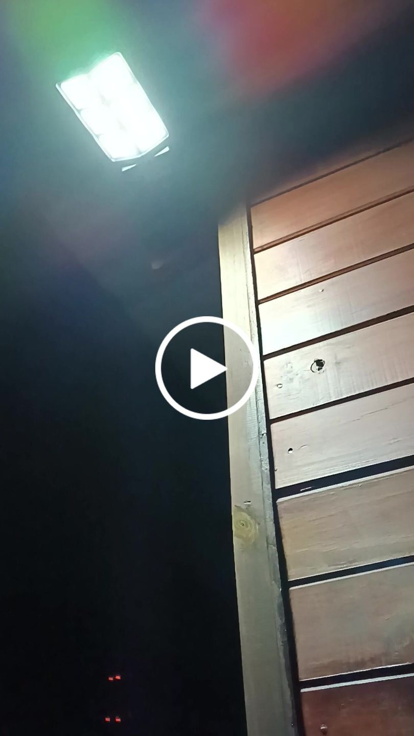 Customer video review of Foco Solar de 6 Luces Ip65 de 60w Milhome