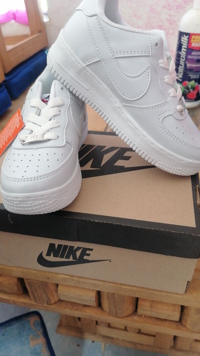 Customer photo review of Tenis 270 Blanco Total Niño