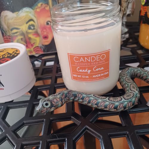 Customer photo review of Candy Corn,12oz Soy Candle Jar