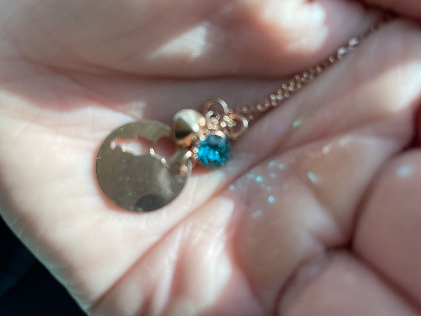 Customer photo review of Halskette mit Geburtsstein und Gravur "Mama"