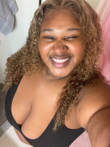 Customer photo review of Ombre Highlights Piano Brown Water Wave 13x4 Lace Front Wig