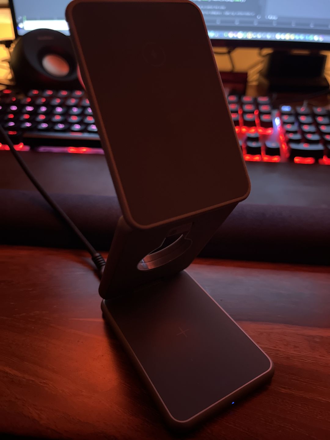 Customer photo review of MagFold Pro Qi2