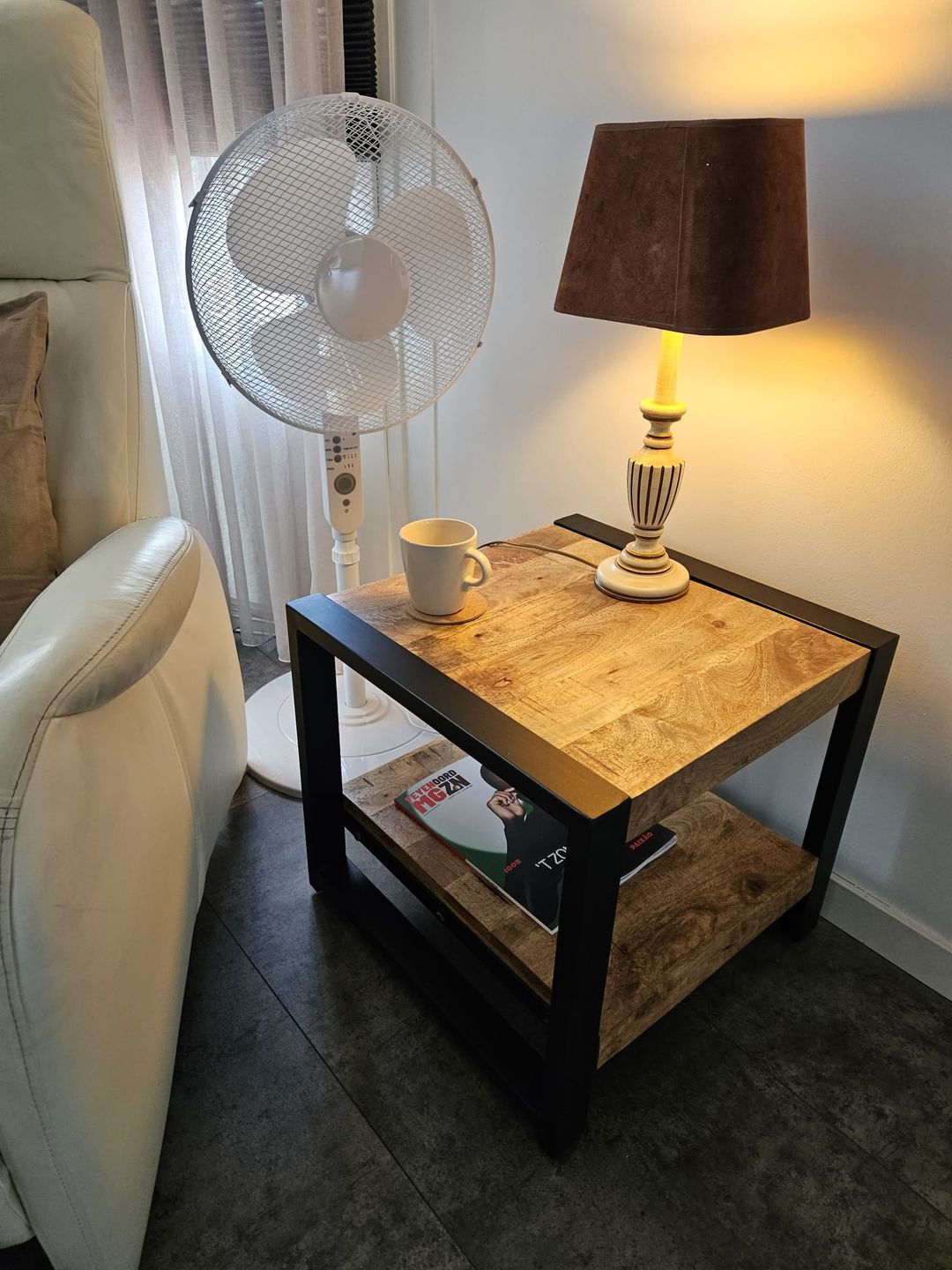 Customer photo review of Salontafel Bijzettafel Industrieel Design | Mangohout en Staal | 50x50x45