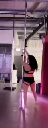 Customer photo review of Aria Top Recycled BLACK