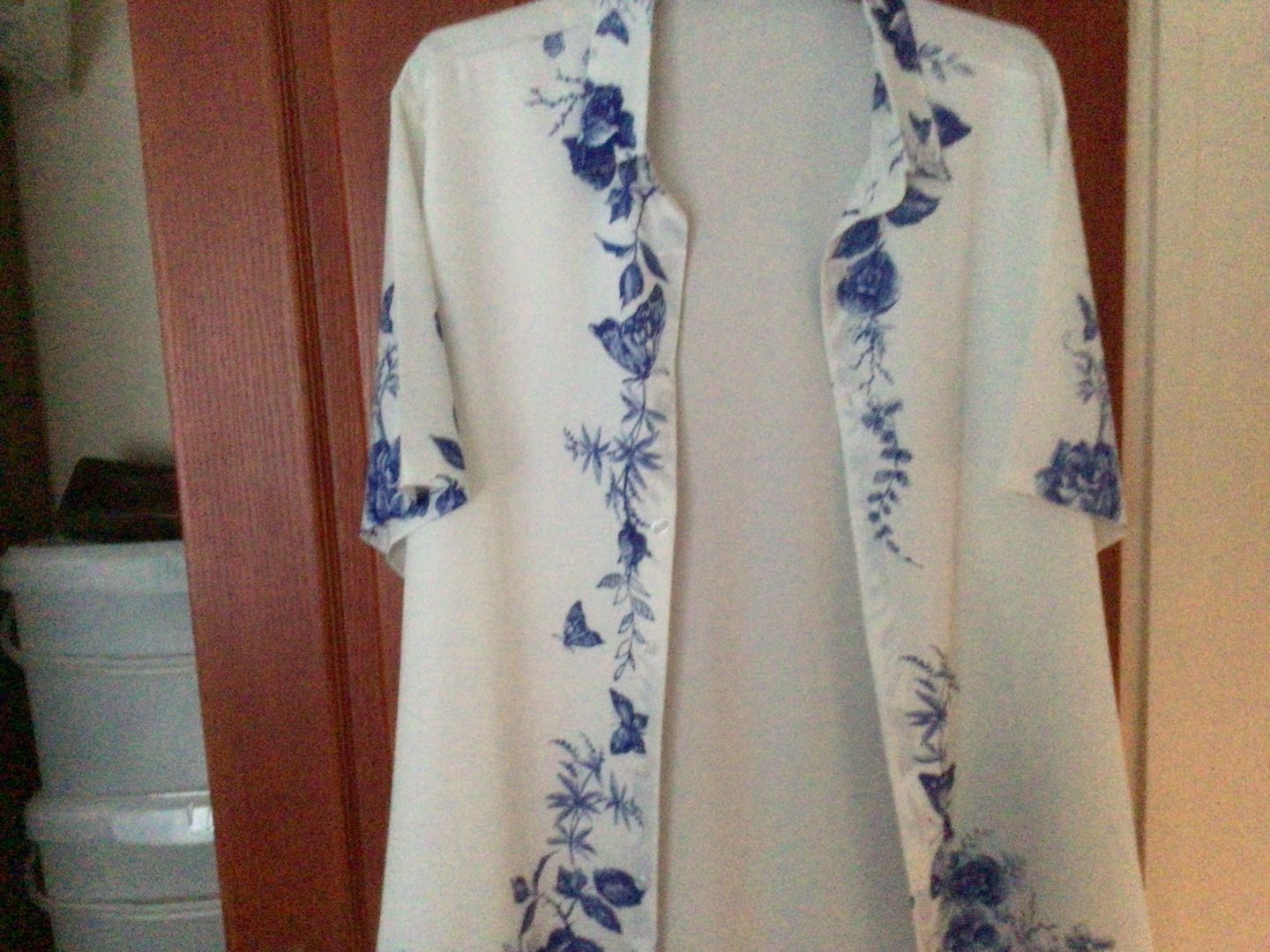 Customer photo review of Men's Blue Floral Print Hawaiian Button Up Summer Beach Casual Collar Short Sleeve Shirt