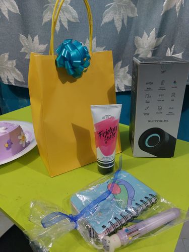 Customer photo review of Bocina Inalámbrica portátil | STF Lumo Tower | 2" x 2 pulgadas, luz LED, bajos potenciados