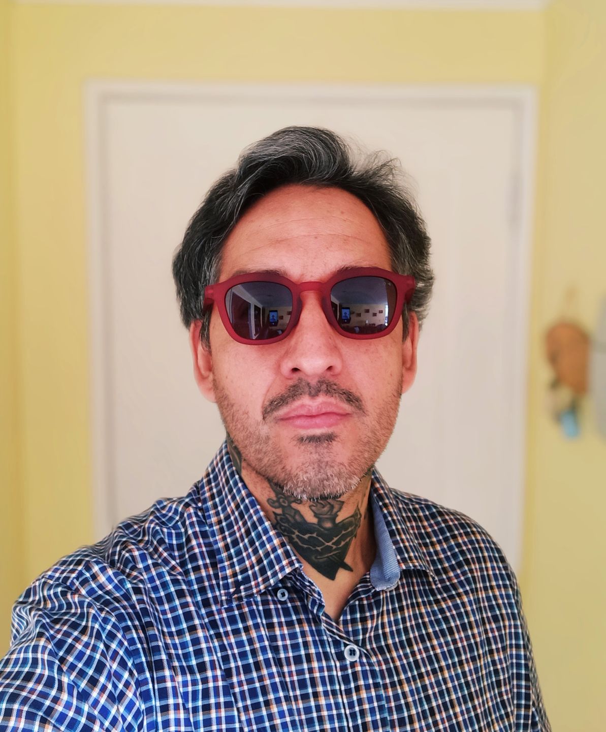 Customer photo review of Thom WineRed