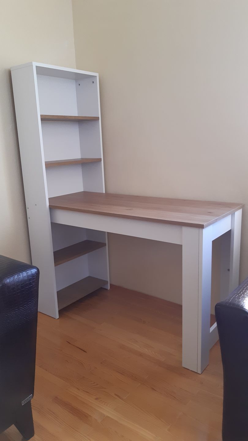 Customer photo review of Rani HA106 Raflı Çalışma Ofis Bilgisayar Masası Sepet Ceviz - Beyaz