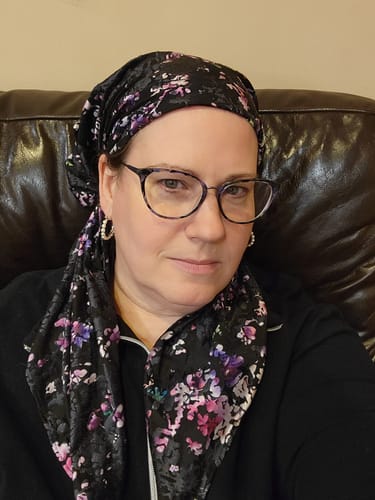 Customer photo review of Leilani Velvet Pre-Tied Scarf - Multicolor
