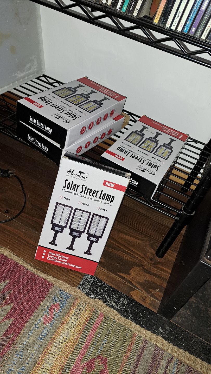 Customer photo review of Foco Solar de 6 Luces Ip65 de 60w Milhome