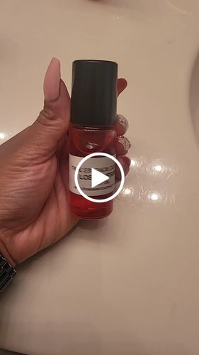 Customer video review of TF370 Lost Cherry Body Oil- Unisex
