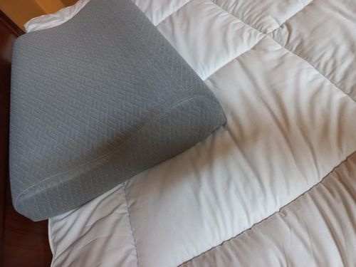 Customer photo review of Soft Curved Latex Pillow