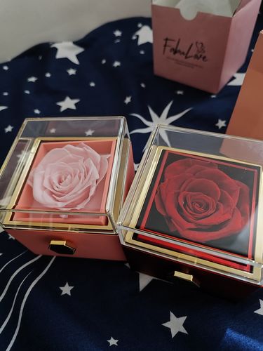 Customer photo review of Eternal Rose Box - W/ Engraved Necklace & Real Rose.