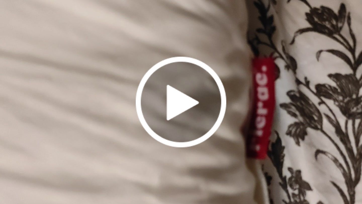 Customer video review of Luxurious Plain Hotel Pillow