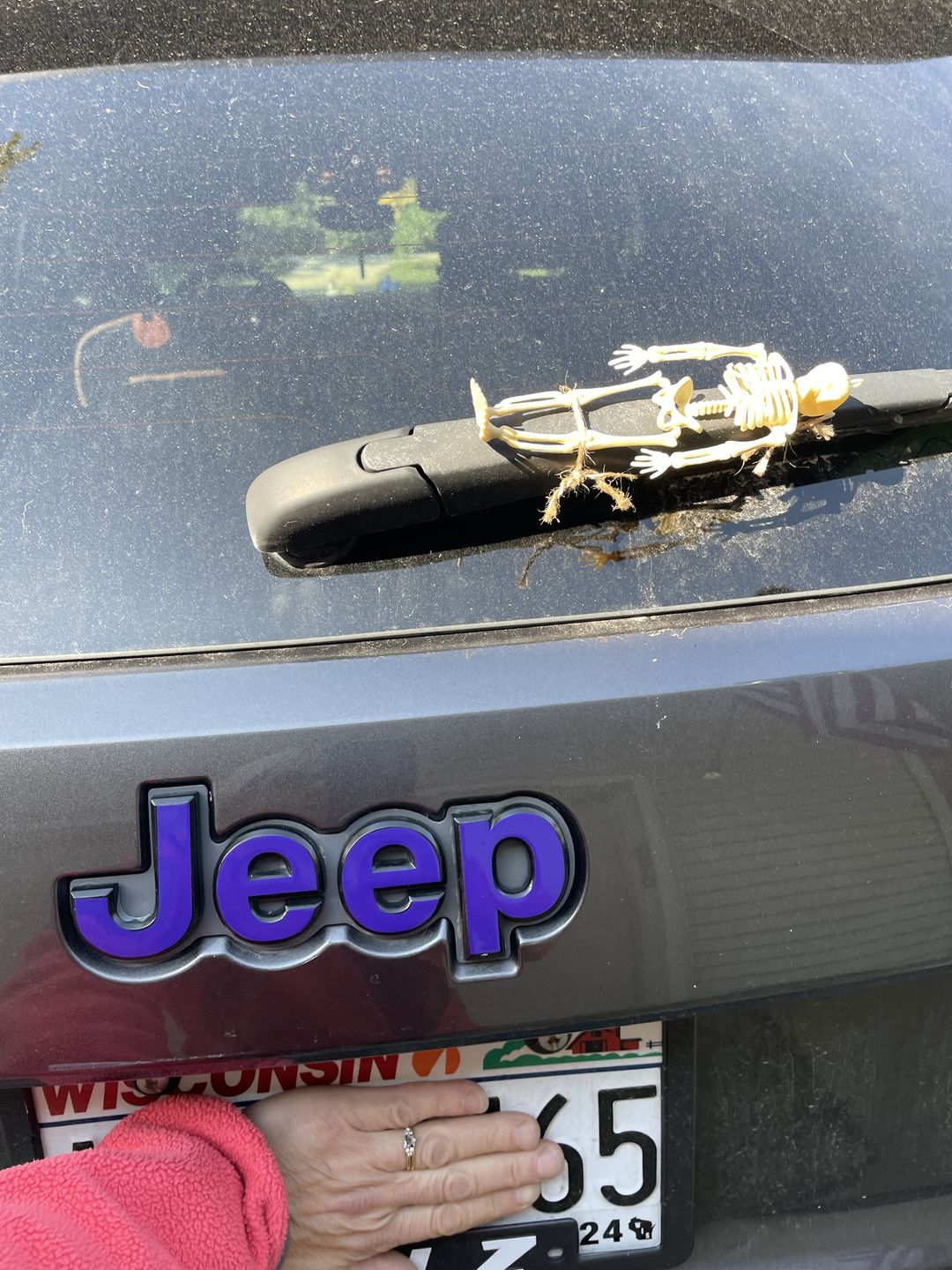 Customer photo review of Jeep Emblem Overlay Decals – Solid Colors | Fits Grand Cherokee, Grand Cherokee L