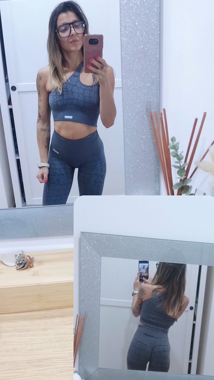 Customer photo review of Leggings Monogram Blu Avio