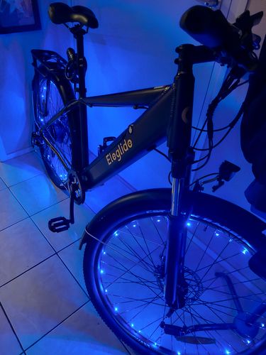 Customer photo review of Blue Bike Wheel Lights (2pcs, No Battery)
