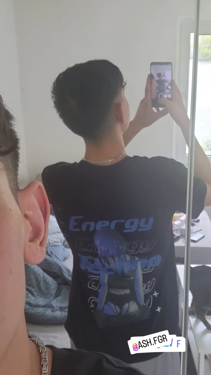 Customer photo review of Energy - T-Shirt