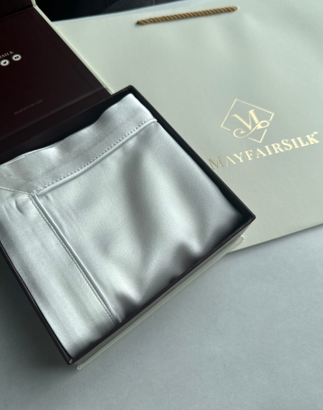 Customer photo review of Oyster Grey Oxford Pure Silk Pillowcase - Grey Piping