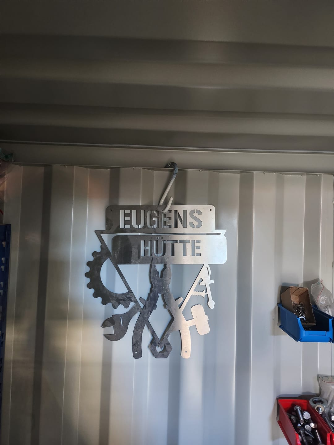 Customer photo review of Werkstattschild - Dreieck aus edlem Stahl (personalisierbar)
