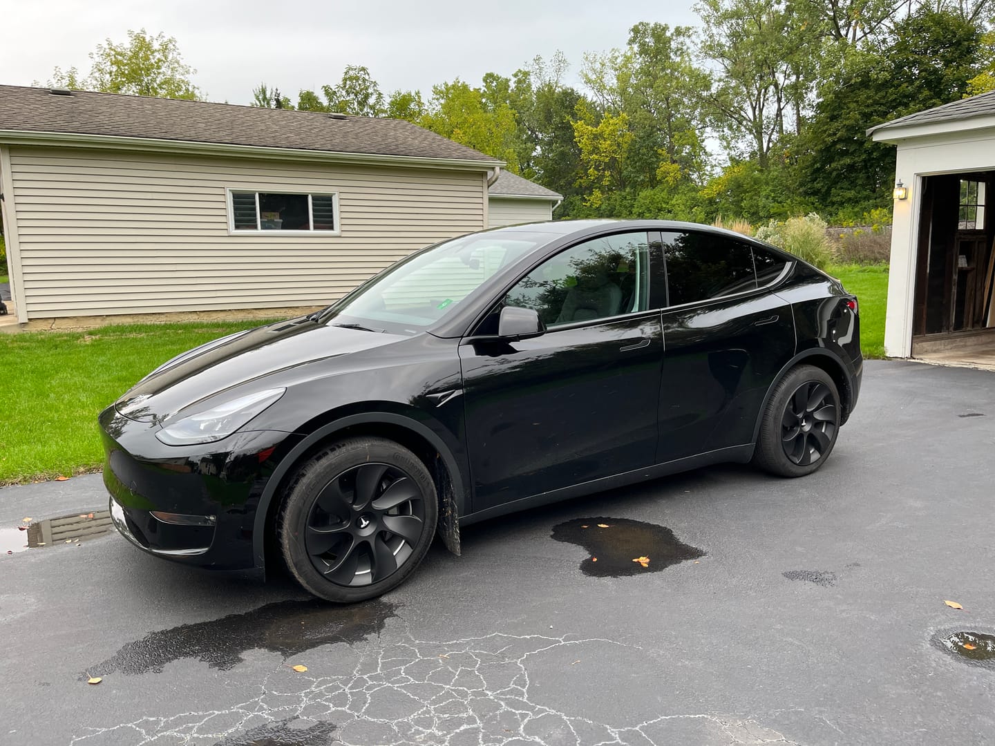 Customer photo review of TESPLUS 19'' Induction Style Wheel Cover for Model Y