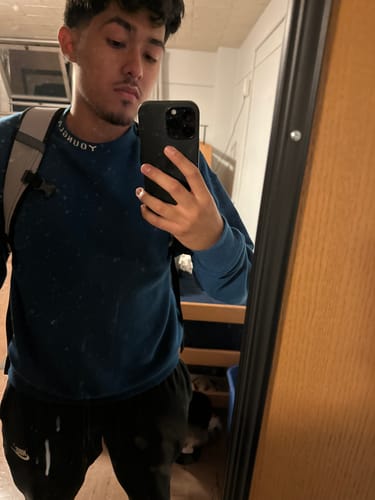 Customer photo review of 472 - Mellow Logo Tees