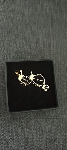 Customer photo review of LOANYA persönliche Kinderzeichnung als Halskette oder Anhänger
