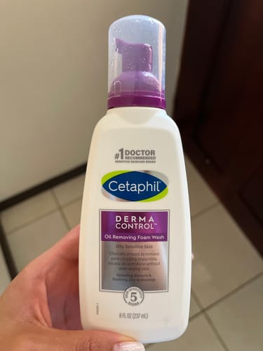 Customer photo review of Cetaphil Pro Dermacontrol Oil Removing Foam Wash, 8oz