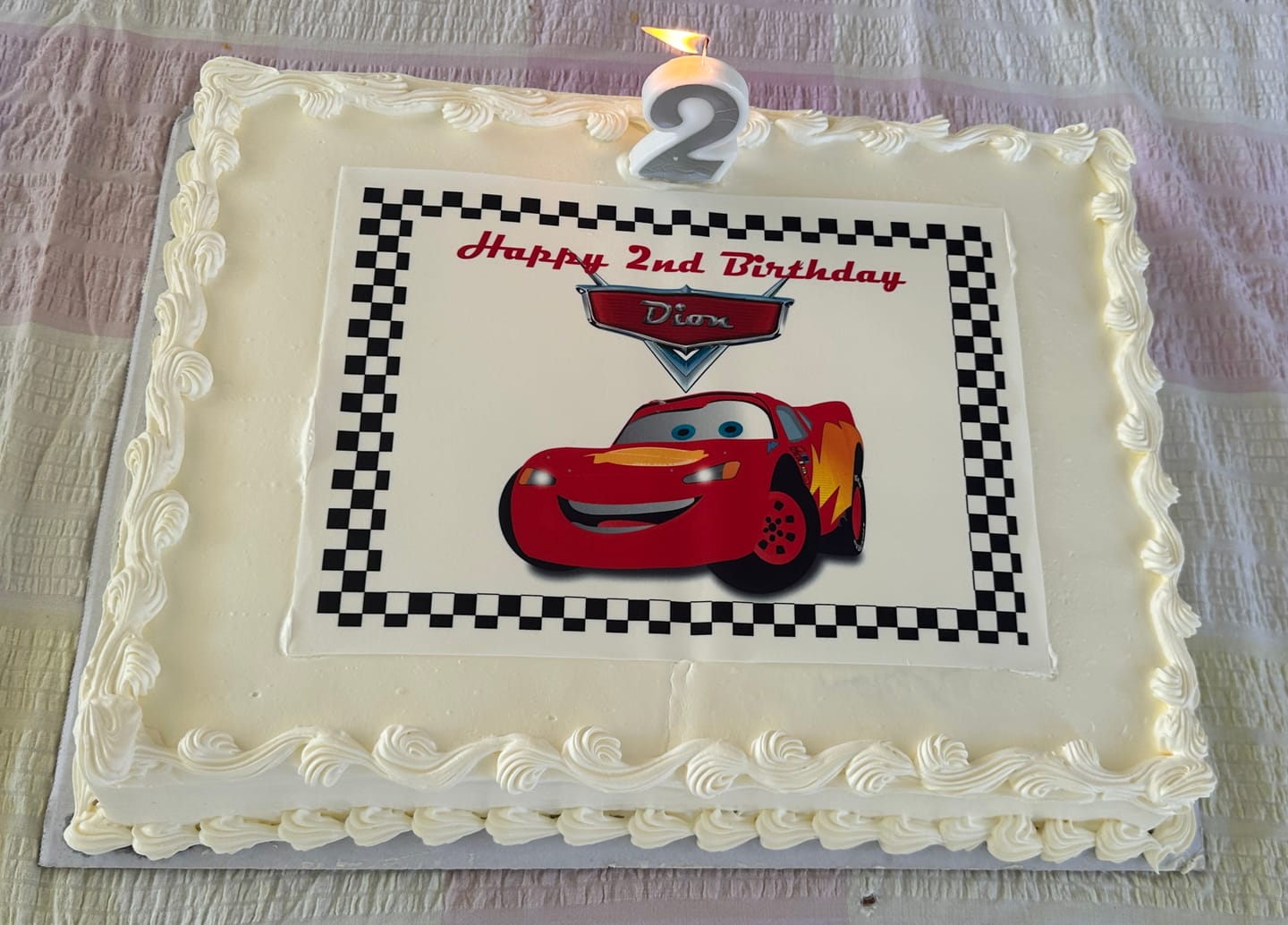 Customer photo review of Cars - Edible Icing Toppers