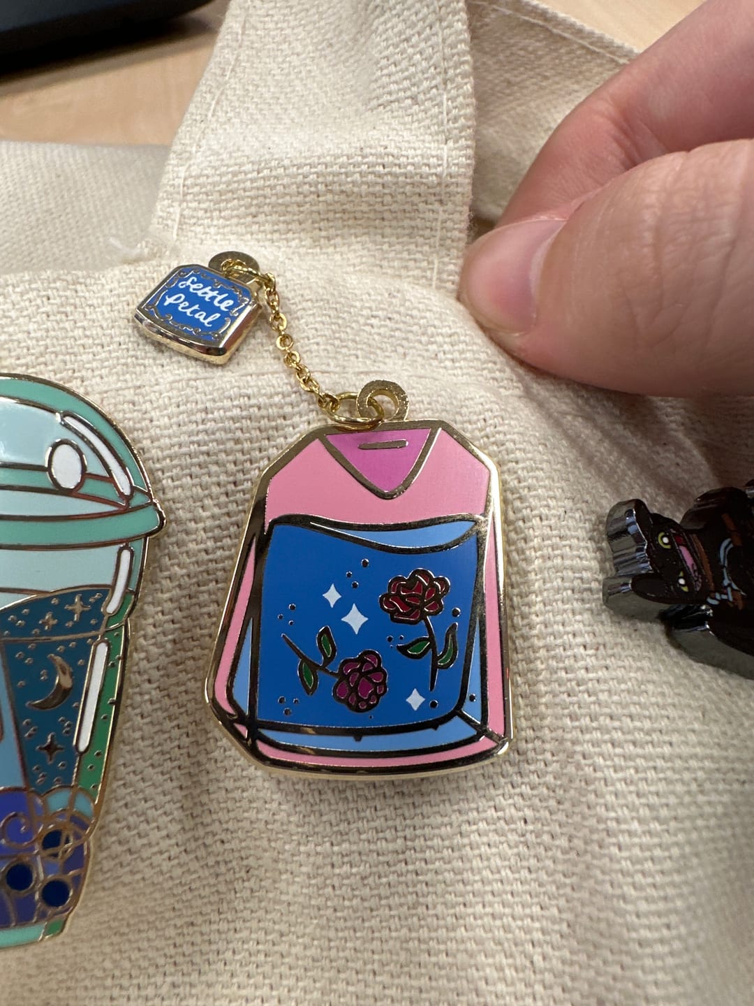 Customer photo review of Settle Petal Teabag Pin