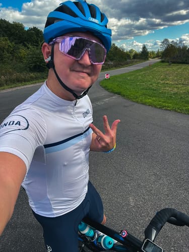 Customer photo review of Kapvoe X76 Sports Sunglasses