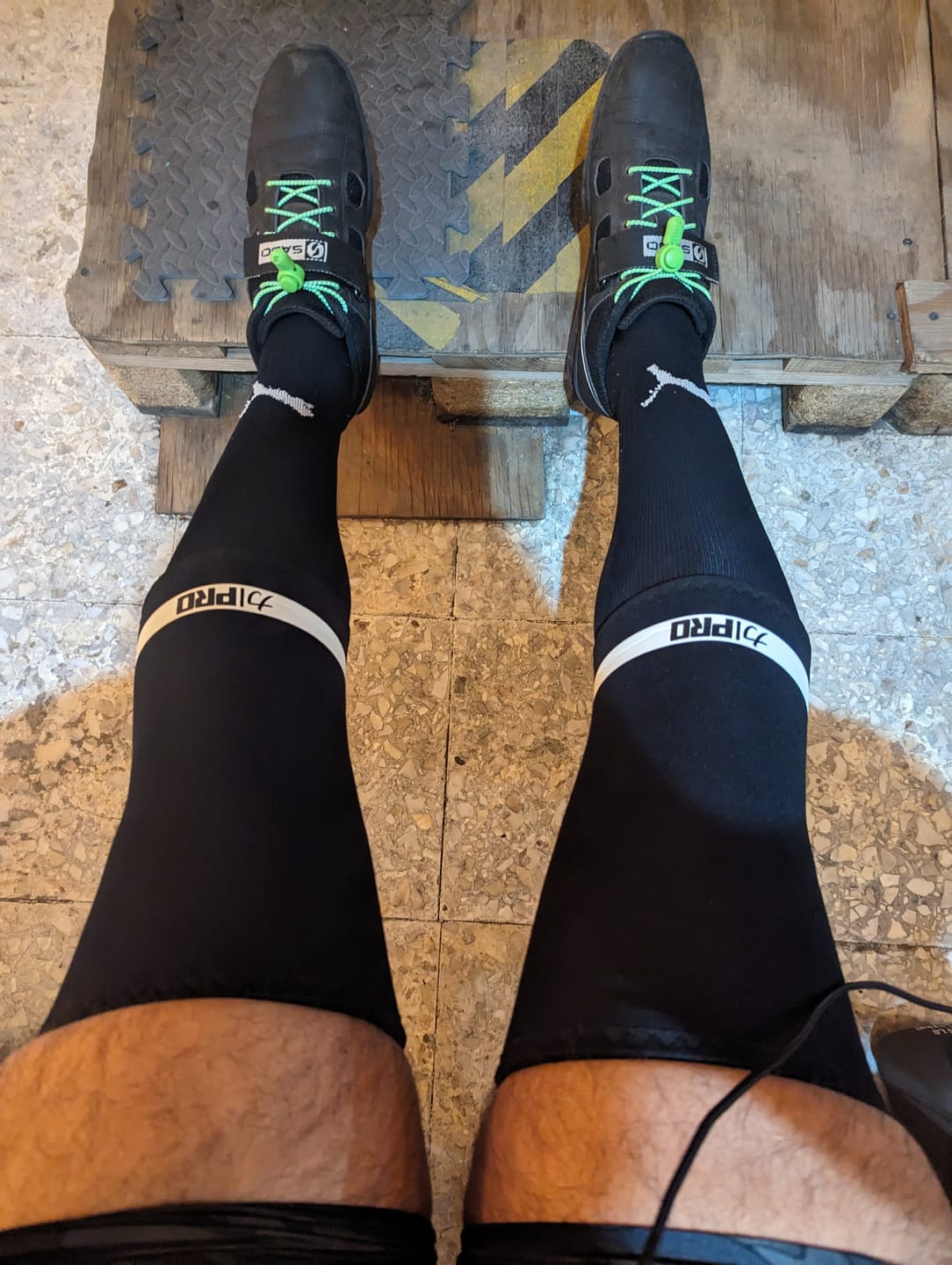 Customer photo review of 7mm Inferno PRO Knee Sleeves - EXTRA STIFF NEOPRENE, Black - IPF Approved
