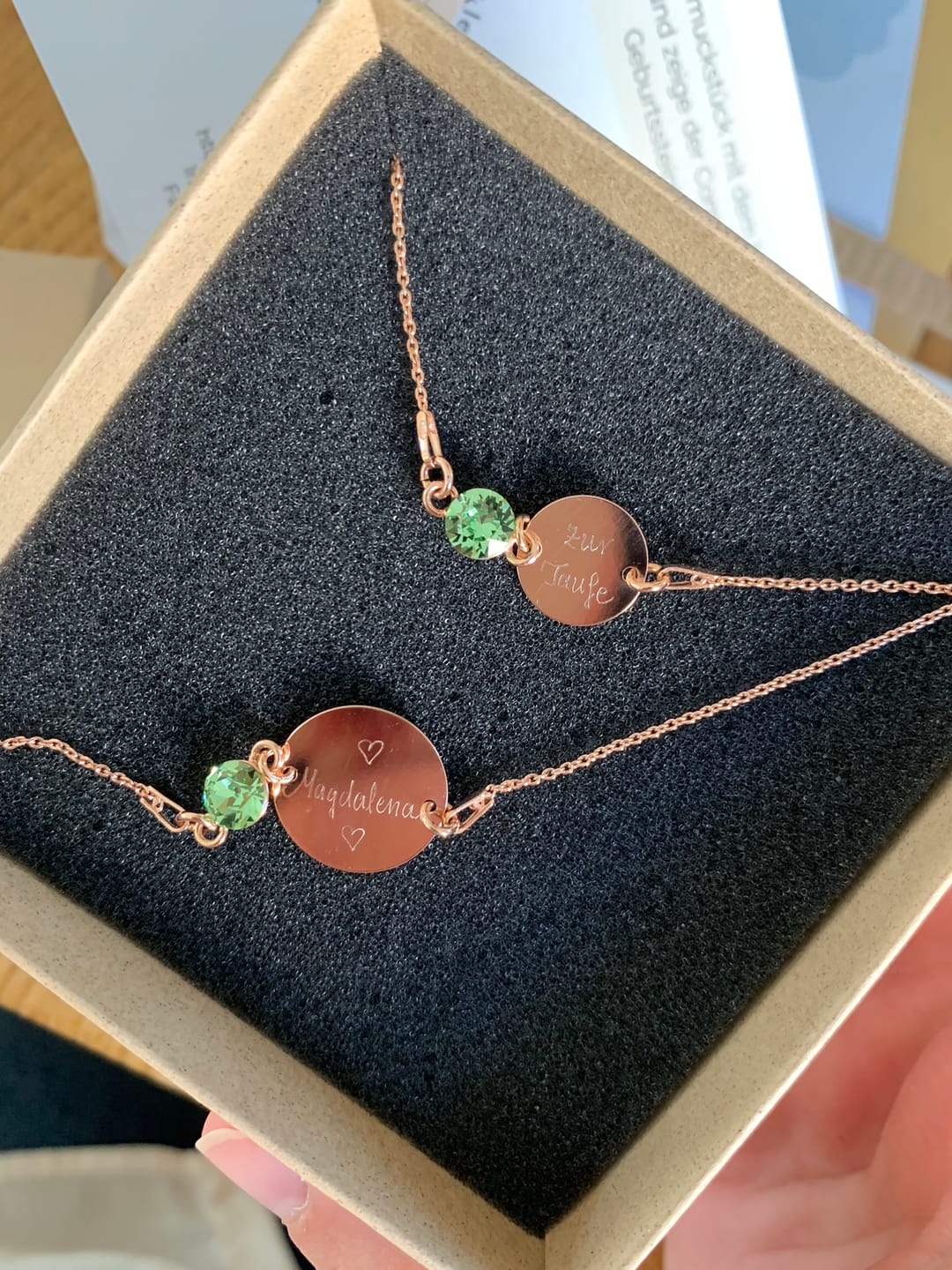 Customer photo review of Mama-Kind-Set Armband mit Geburtsstein und Gravur rund