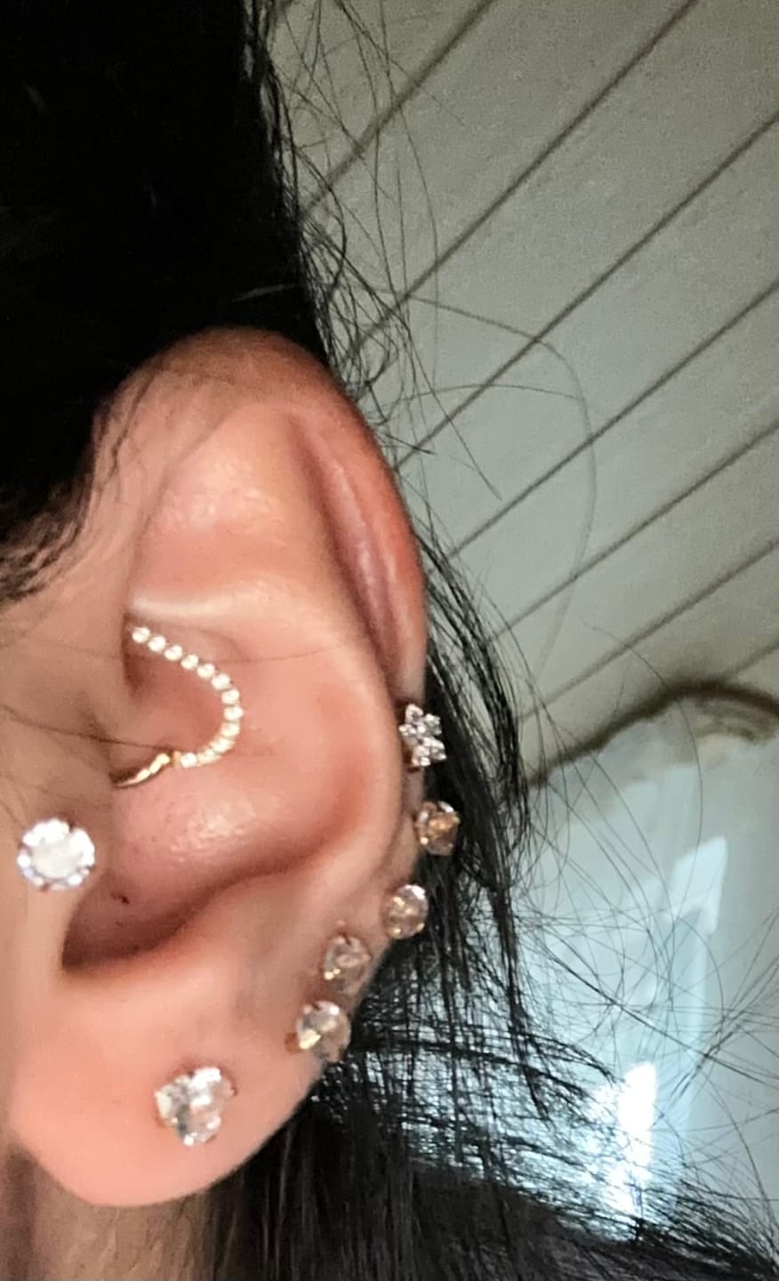 Customer photo review of Bright Heart Ohrstecker | 18K vergoldet