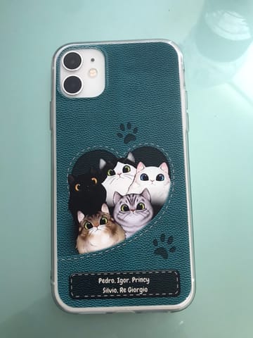 Customer photo review of Gatto con cuore aspetto similpelle - Custodia per il telefono personalizzata