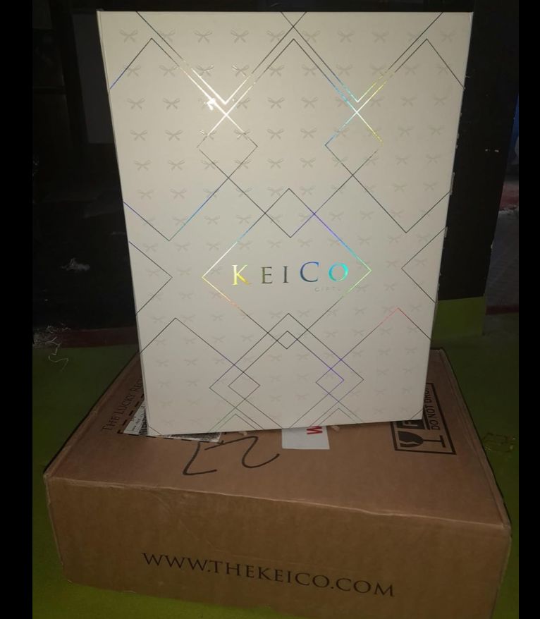 Customer photo review of Moet & Chandon 75cl Silver Edition Gift Set