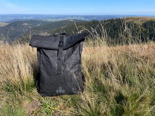 Customer photo review of Kraftpapier Rucksack vegan  Schwarz (🌲)
