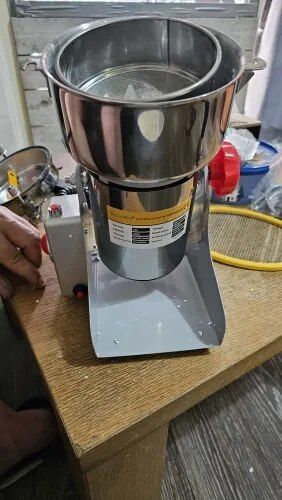 Customer photo review of BioloMix Machine de broyage 800g, 700g, 2kg, Grains, épices, herbes, céréales, café, aliments secs, broyeur, , broyeur de farine et de poudre