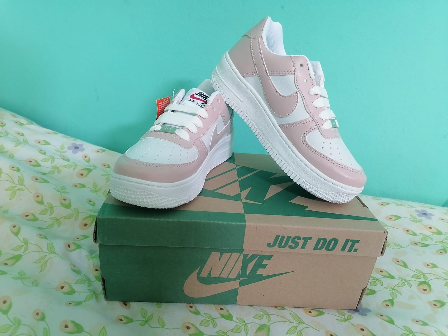 Customer photo review of Tenis 270 Maquillaje Blanco