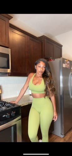 Customer photo review of Suddenly Leggings Honeydew