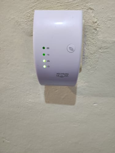 Customer photo review of Усилвател за WiFi, Повторител на wifi сигнал, WiFi Repeater 300Mb/s
