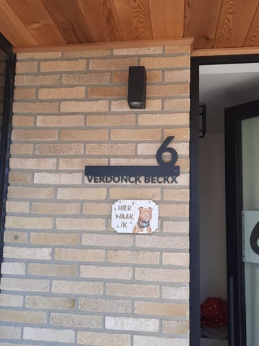 Customer photo review of Numero civico e testo sagomato modello Line 02 Acrilico