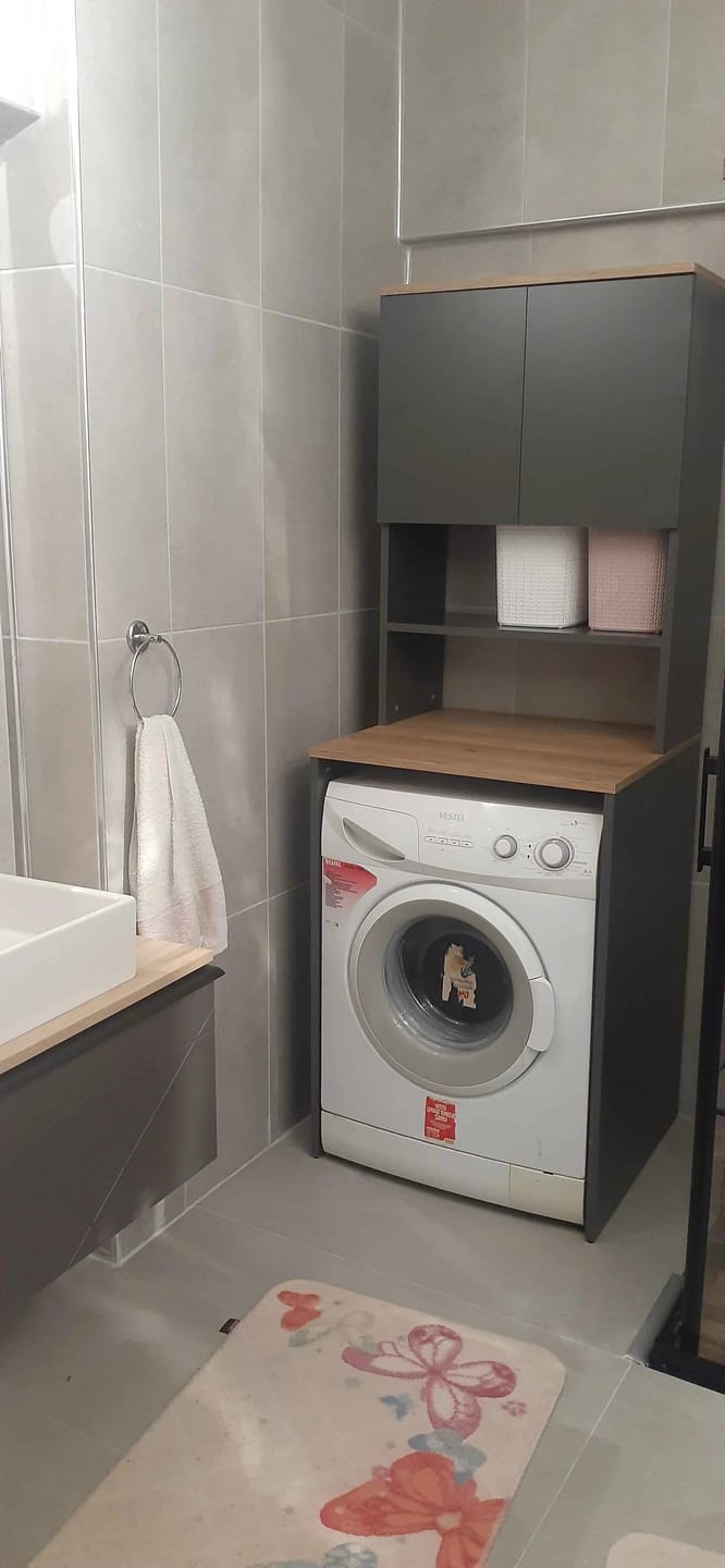 Customer photo review of Rani KD101 Çamaşır Makinesi Dolabı 3 Raflı Kapaklı Banyo Dolabı Antrasit - Sepet Ceviz
