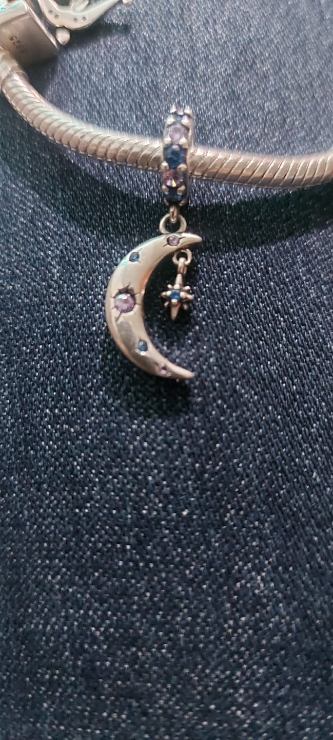 Customer photo review of Charm Luna con Zirconias