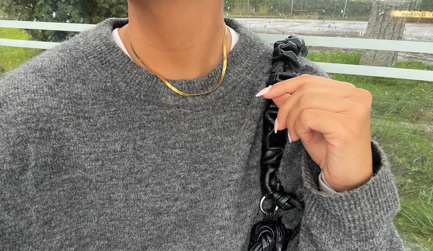 Customer photo review of Ivy - Snake Chain Necklace Stainless Steel