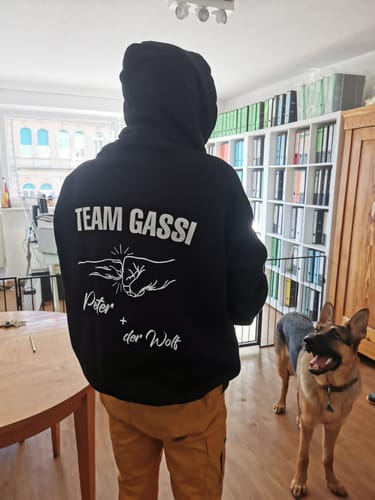Customer photo review of Team Gassi Fauststoß - Individueller Hoodie Unisex Rückendruck